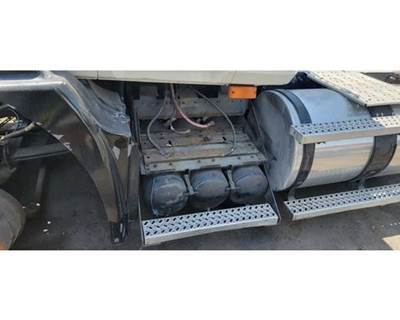 Mack Pinnacle CXU613 Battery Box for a Mack CXU613