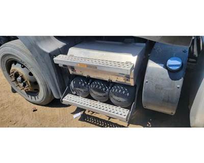 Mack Pinnacle CXU613 Battery Box for a Mack CXU613