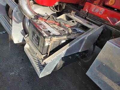 Peterbilt 379 Battery Box