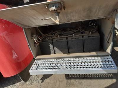 Peterbilt 386 Battery Box