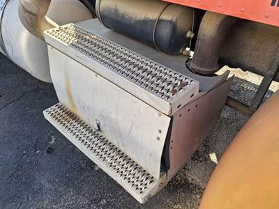 Peterbilt 386 Battery Box
