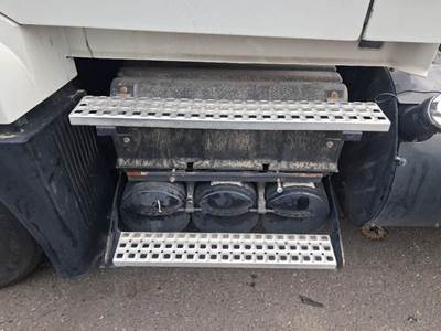 Volvo VNL Battery Box