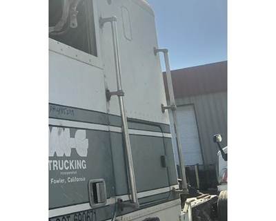 Used 1993 Freightliner FL Cabover Exterior Grab Bar, Right Side