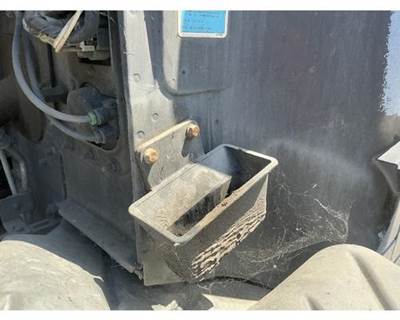 Mack Pinnacle CXU612 Bracket for a Mack CXU612
