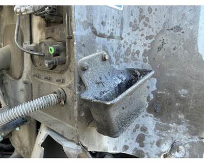 Mack Pinnacle CXU613 Bracket for a Mack CXU613