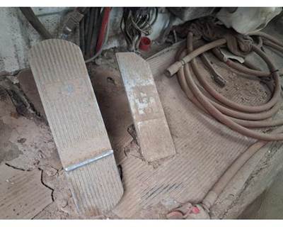 International CO-1850B Left Pedal for a International 1853