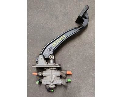 Used 2018 Kenworth T680 Brake Pedal & Foot Brake Valve Assembly, Part # G90-1174-101111110, K108293