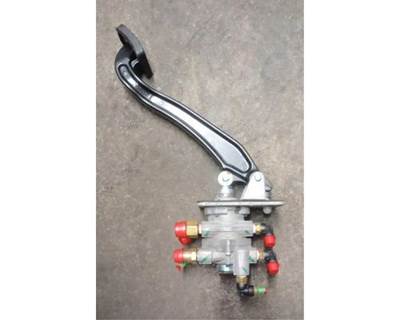 Used 2022 Peterbilt 579 Brake Pedal Assembly E-8P Foot Brake Valve, Part # G90-1174-201131210