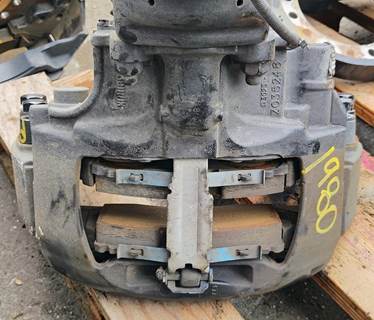 Bendix ADB22X Left Rear Brake for a Kenworth T680