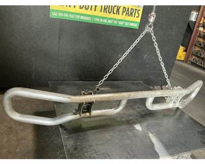 Freightliner Cascadia 125 Bumper Guard