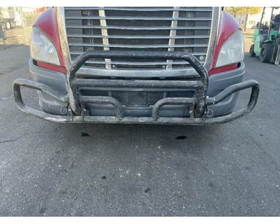 2015 Freightliner Cascadia 125 Aluminum Bumper Guard