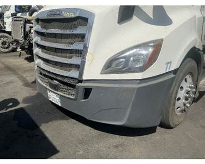Freightliner Cascadia 116 Front Bumper for a Freightliner CASCADIA