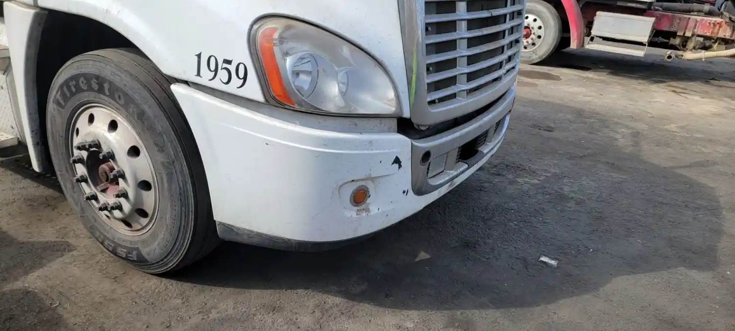 2015 Freightliner Cascadia 125 Front Bumper For Sale Fresno, CA