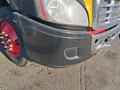Freightliner Cascadia 125 Front Bumper
