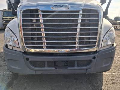 Freightliner Cascadia 125 Front Bumper for a Freightliner CASCADIA