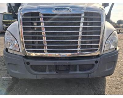 Freightliner Cascadia 125 Front Bumper