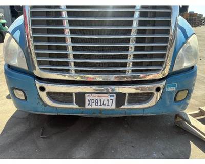 Freightliner Cascadia 125 Front Bumper