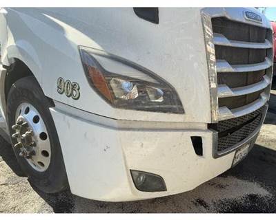 Freightliner Cascadia 126 Right Front Bumper for a Freightliner CASCADIA
