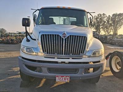 International DuraStar 4400 Front Bumper for a International 4400