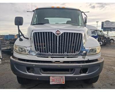 International DuraStar 4400 Front Bumper