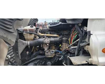 Detroit DD15 Cab Assembly for a Freightliner Cascadia 125