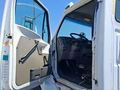 Ford L8513 Cab Assembly