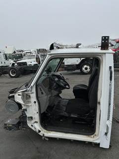 Ford L8513 Cab Assembly