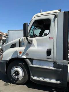 Freightliner Cascadia 113 Cab Assembly