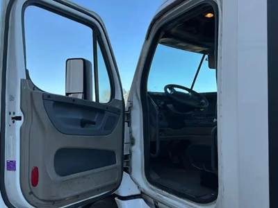 Freightliner Cascadia 113 Cab Assembly