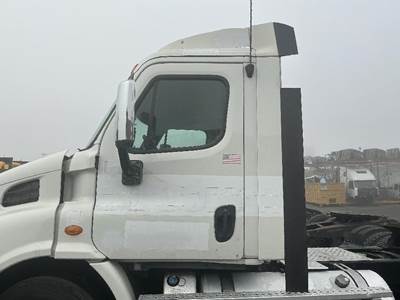 Freightliner Cascadia 113 Cab Assembly for a Freightliner CASCADIA