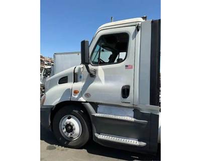 Freightliner Cascadia 113 Cab Assembly