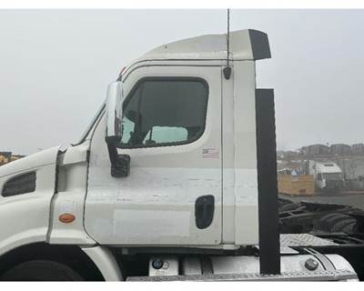 Freightliner Cascadia 113 Cab Assembly for a Freightliner CASCADIA