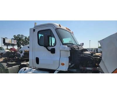 Freightliner Cascadia 113 Cab Assembly