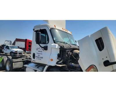 Freightliner Cascadia 113 Cab Assembly