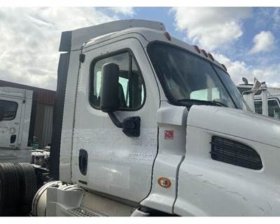 Freightliner Cascadia 113 Cab Assembly for a Freightliner CASCADIA