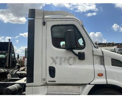 Freightliner Cascadia 113 Cab Assembly for a Freightliner CASCADIA
