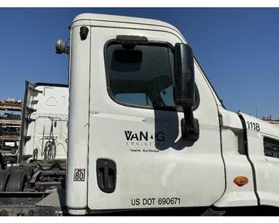 Freightliner Cascadia 113 Cab Assembly for a Freightliner CASCADIA