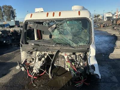 Freightliner Cascadia 113 Day Cab Cab Assembly for a Freightliner CASCADIA