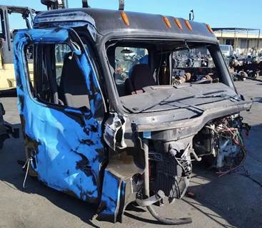Freightliner Cascadia 116 Cab Assembly for a Freightliner Cascadia 116 Day Cab