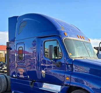 Freightliner Cascadia 125 Cab Assembly
