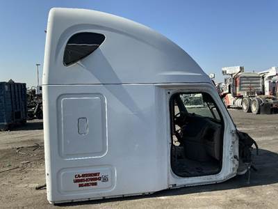 Freightliner Cascadia 125 Cab Assembly