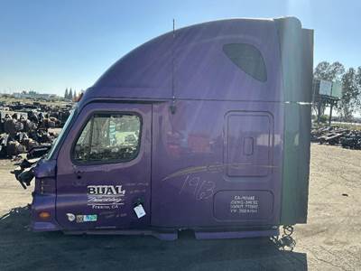 Freightliner Cascadia 125 Cab Assembly