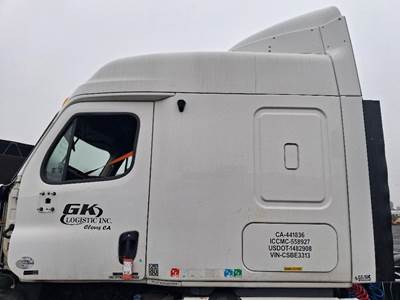 Freightliner Cascadia 125 Cab Assembly