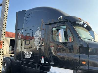 Freightliner Cascadia 125 Cab Assembly for a Freightliner CASCADIA