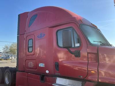 Freightliner Cascadia 125 Cab Assembly for a Freightliner CASCADIA