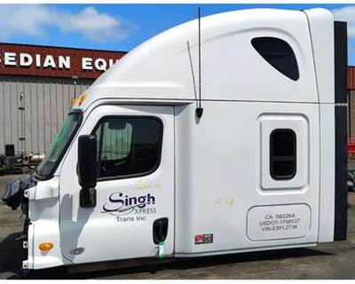 Freightliner Cascadia 125 Cab Assembly