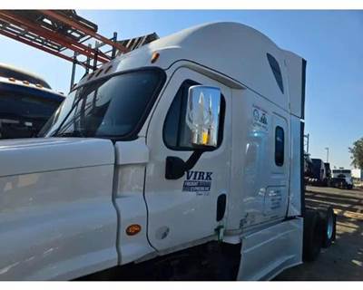 Freightliner Cascadia 125 Cab Assembly
