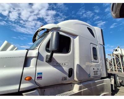 Freightliner Cascadia 125 Cab Assembly for a Freightliner CASCADIA
