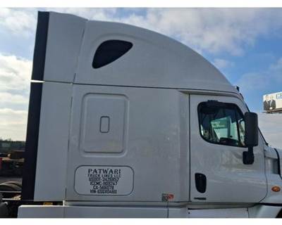 Freightliner Cascadia 125 Cab Assembly for a Freightliner CASCADIA
