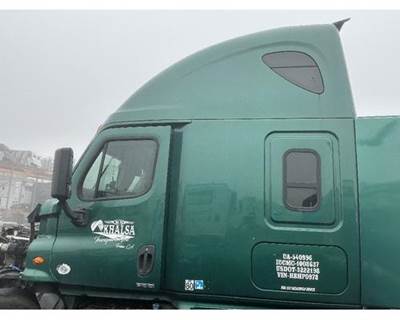 Freightliner Cascadia 125 Cab Assembly for a Freightliner CASCADIA